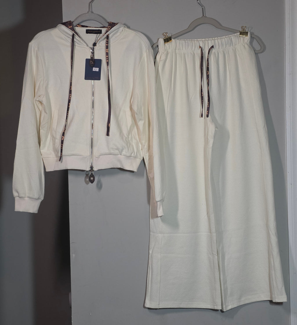 L Logo White 2 piece Lounge wear