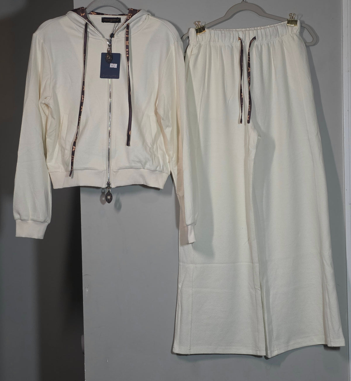 L Logo White 2 piece Lounge wear