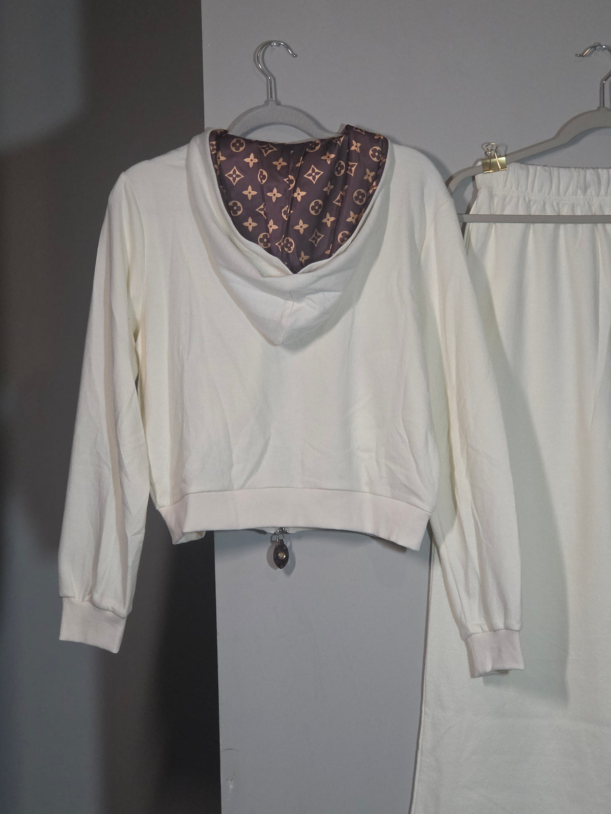 L Logo White 2 piece Lounge wear