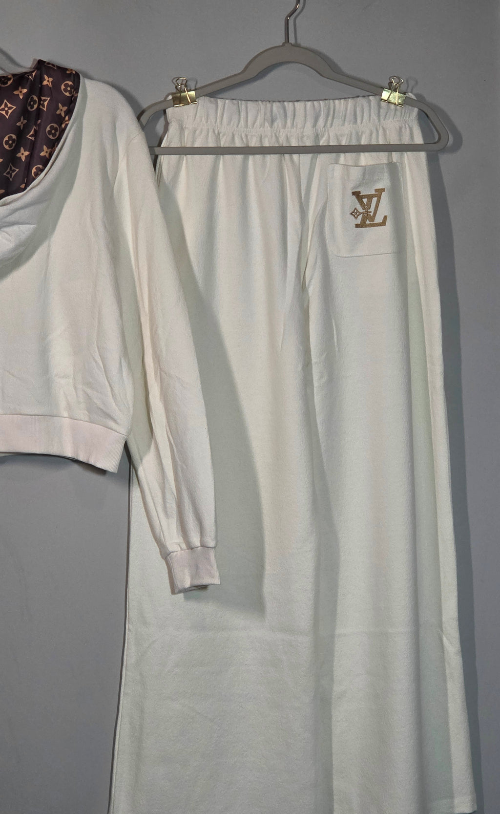 L Logo White 2 piece Lounge wear