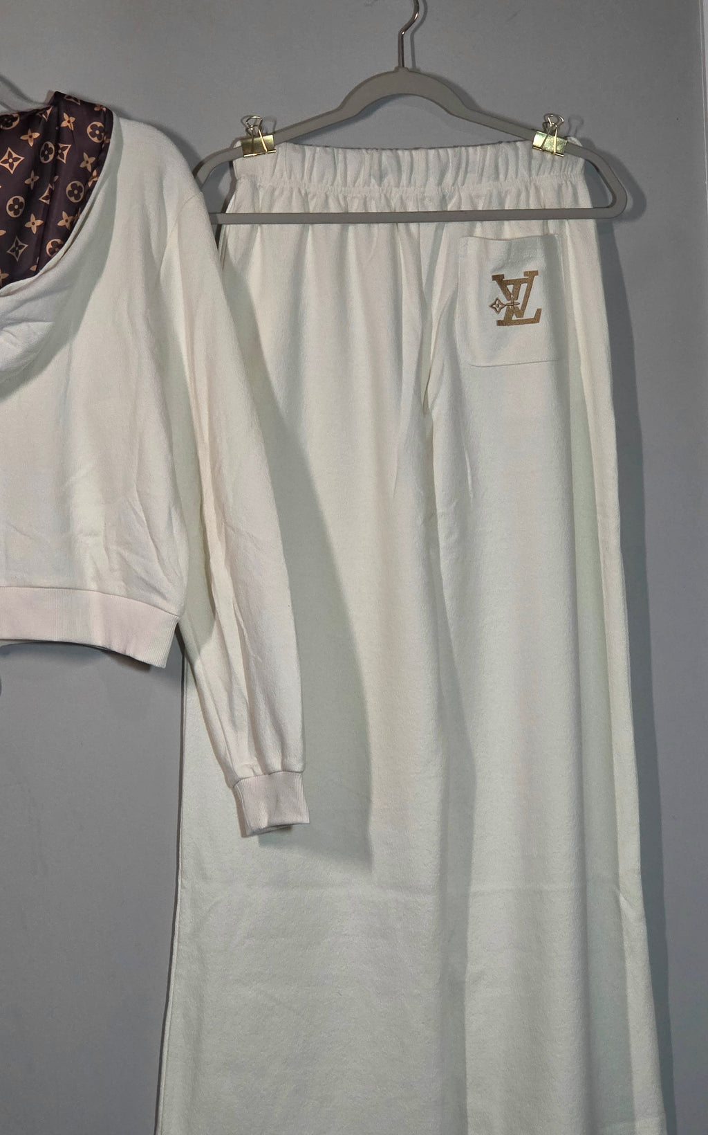 L Logo White 2 piece Lounge wear