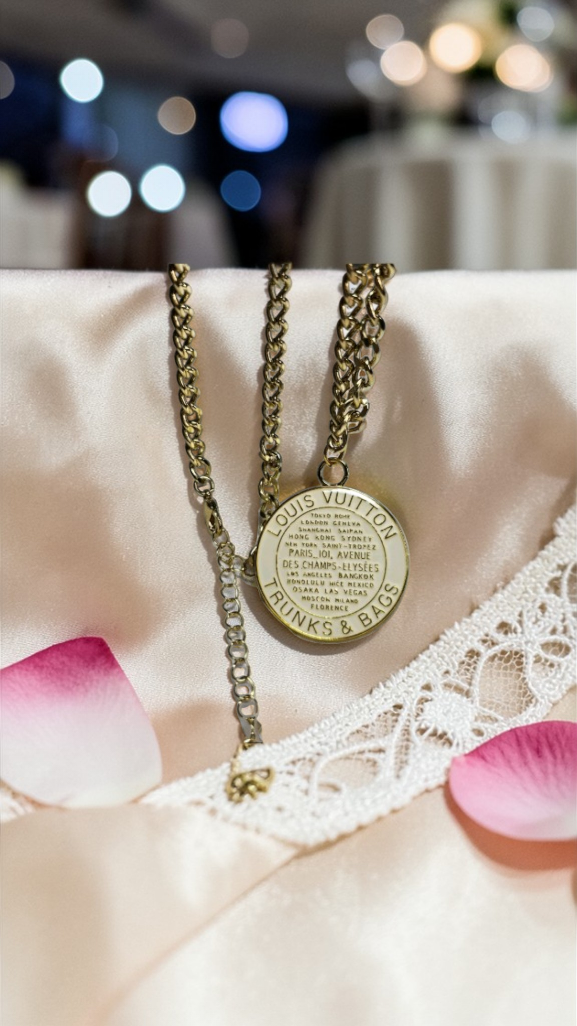 Trunks and Bags Charm Necklace Cream