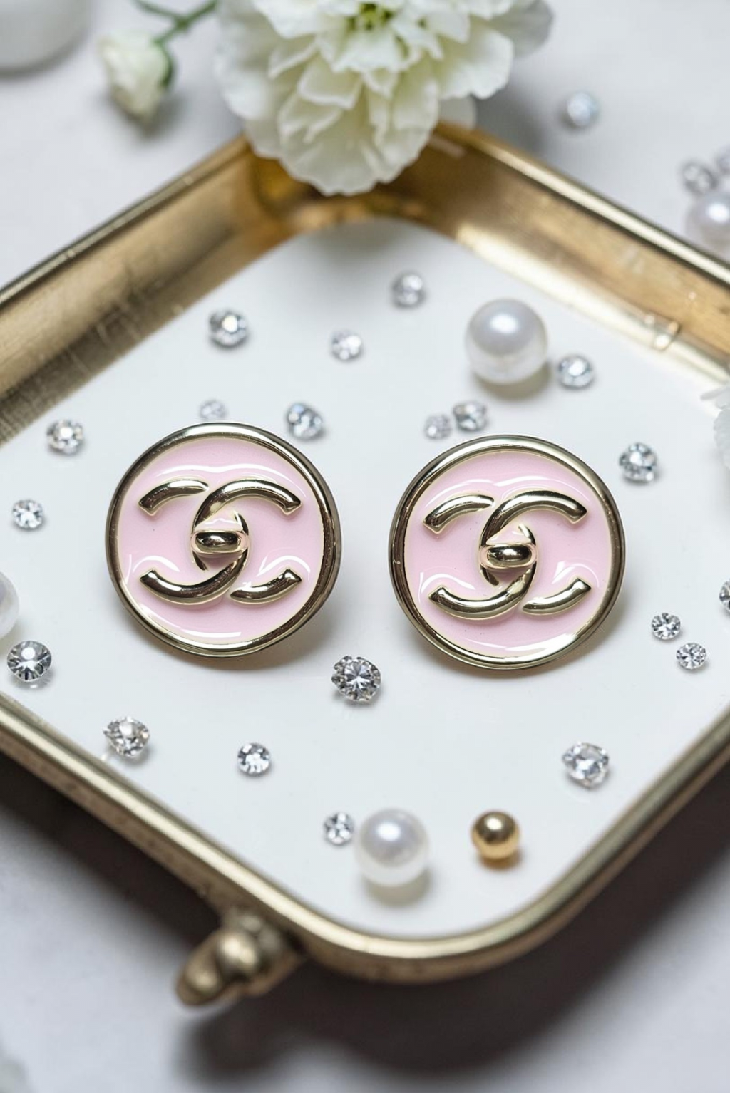 Lock detail charm pierced studs Pink