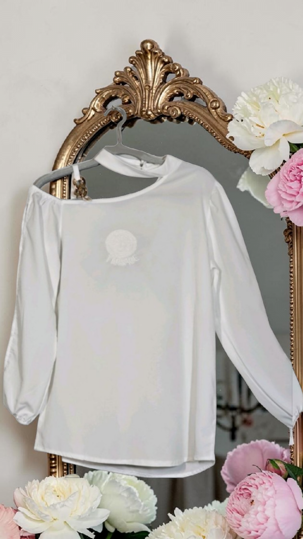 Medusa logo White Silk Blend Asymmetric Embroidered Blouse Size US Large