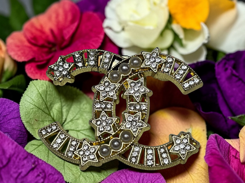 Gold Chanel charm Shooting Stars Pin Brooch