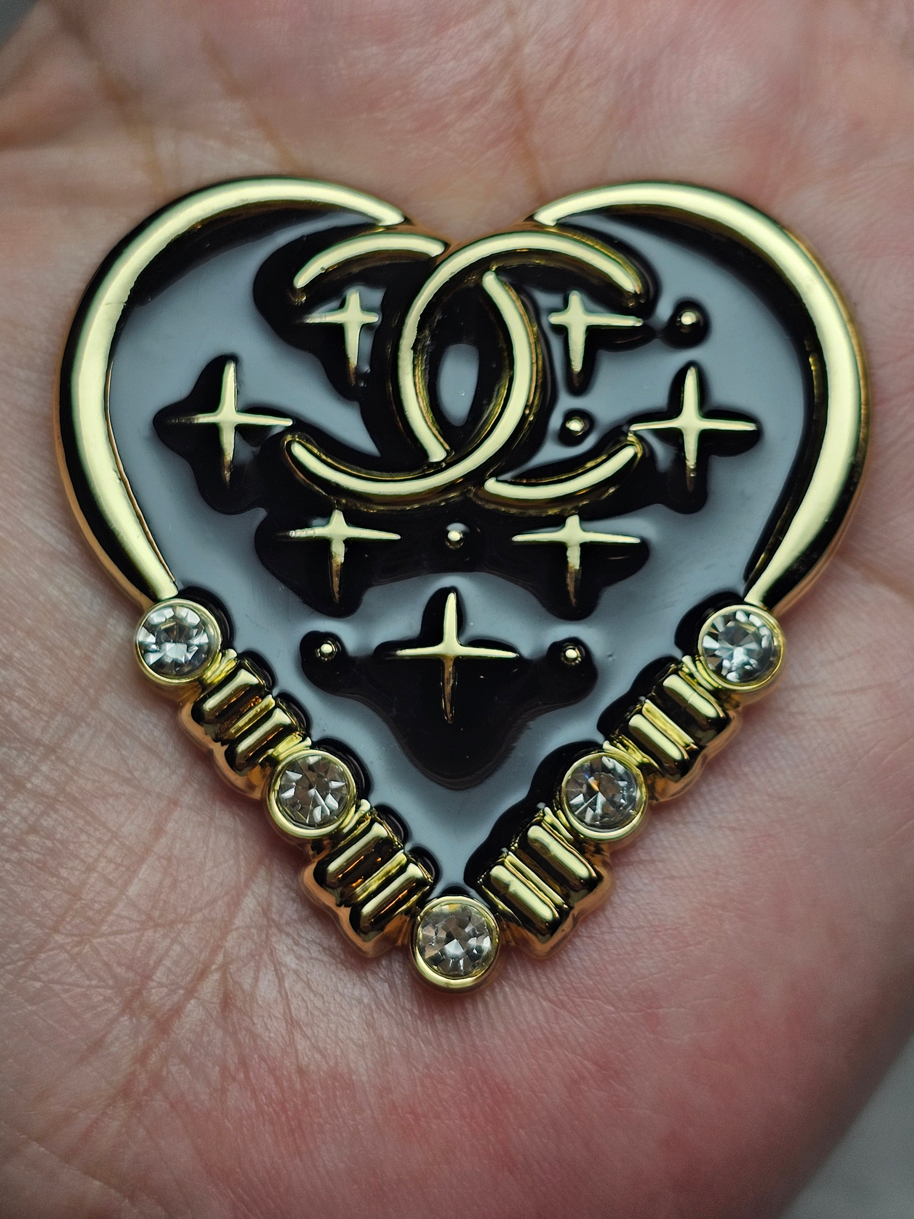 Black and Gold Charm Heart Pin Brooch