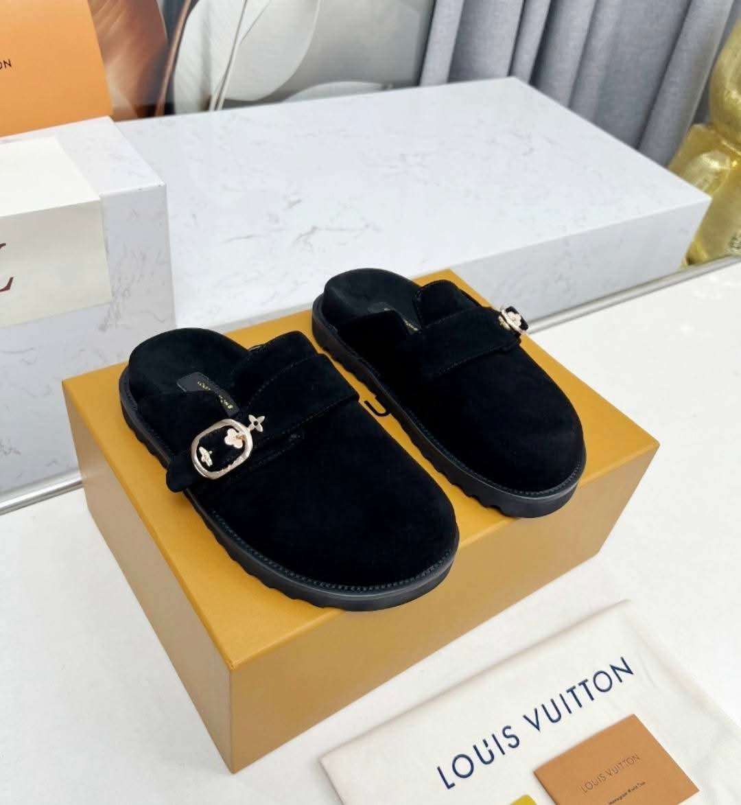 Velvet feel Slides with buckle hardware