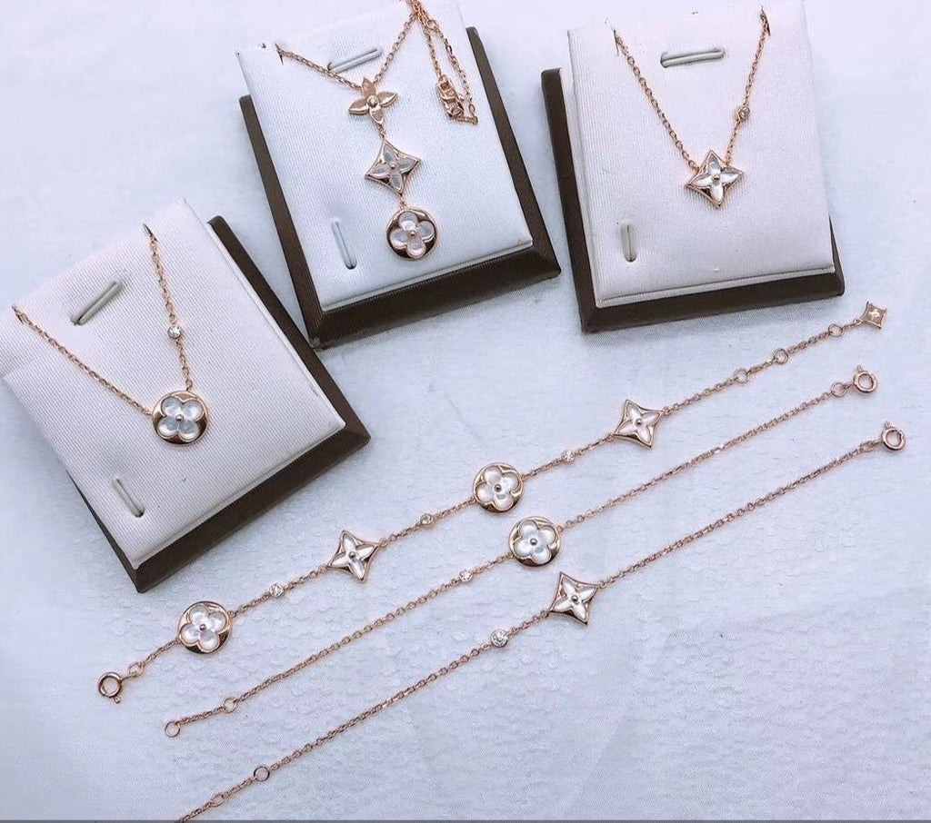 L Logo 2 piece set Necklace Bracelet