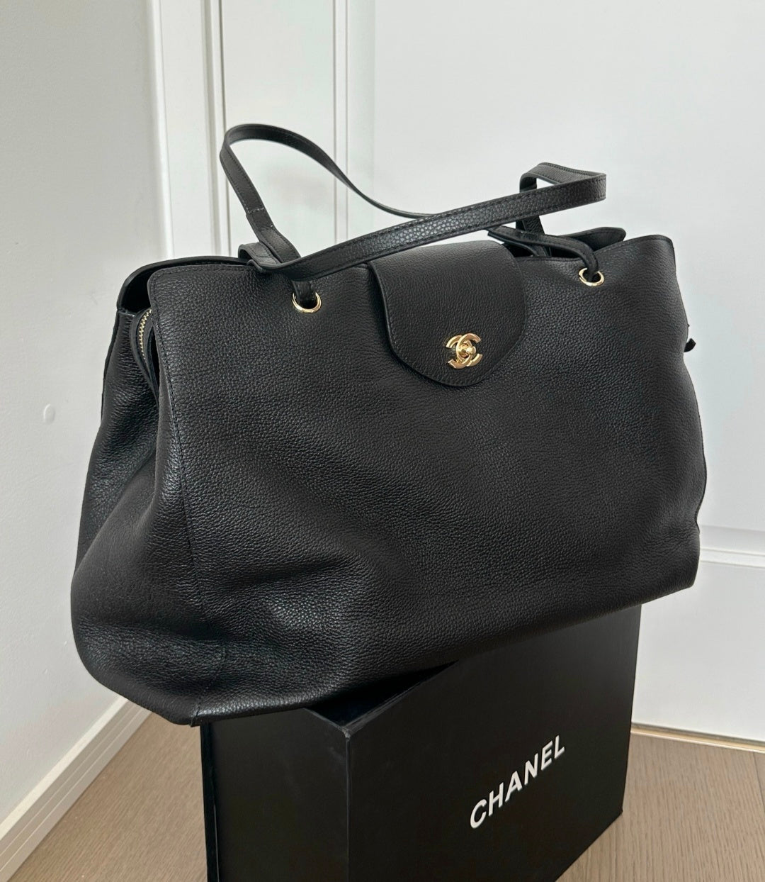 XXL Black C Logo Tote Bag