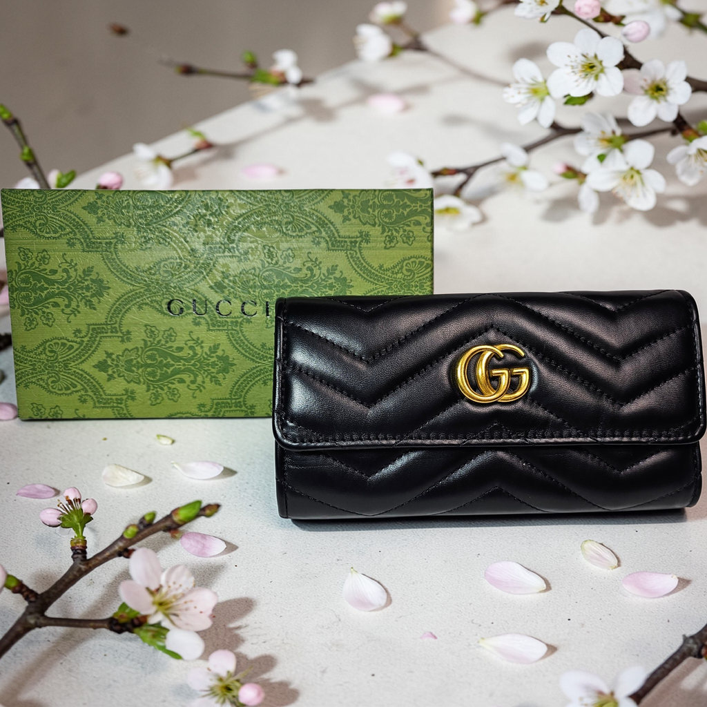 Boutique GG Leather Long Wallet w/ Gold hardware and gift box