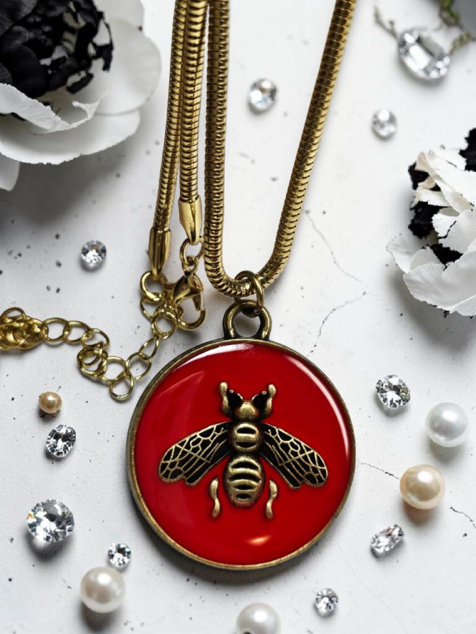 Antique Gold Bee Charm Necklace 18" w/ Extender