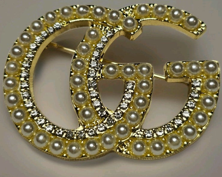 Gucci Logo charm Pearlescent Gold Pin Brooch