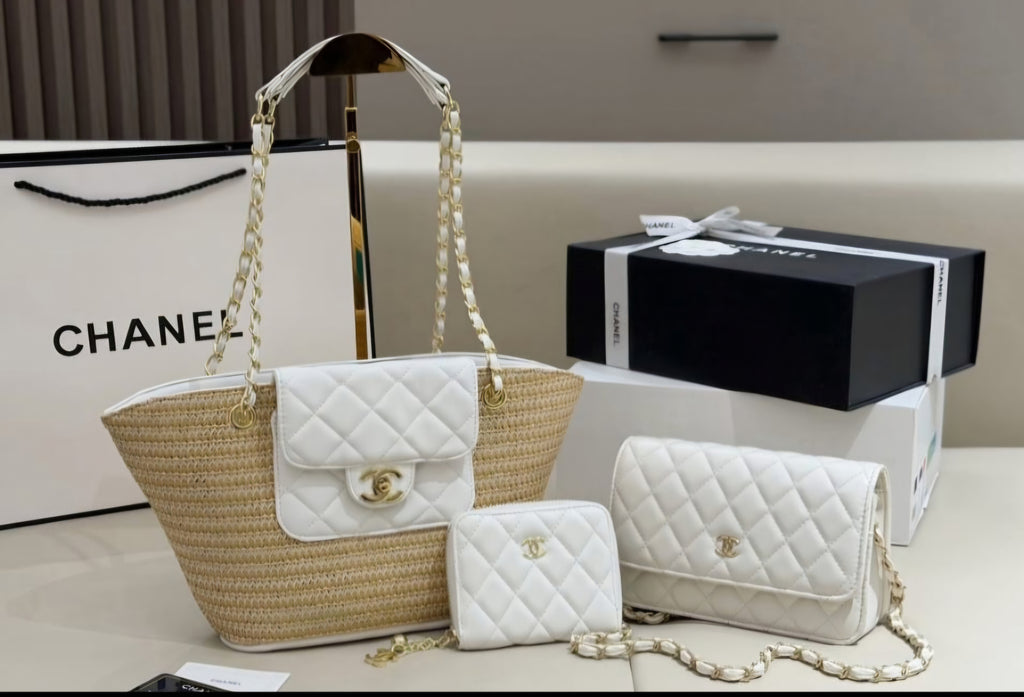 Preorder White c logo Tote bag set with Large tote Short wallet and crossbody