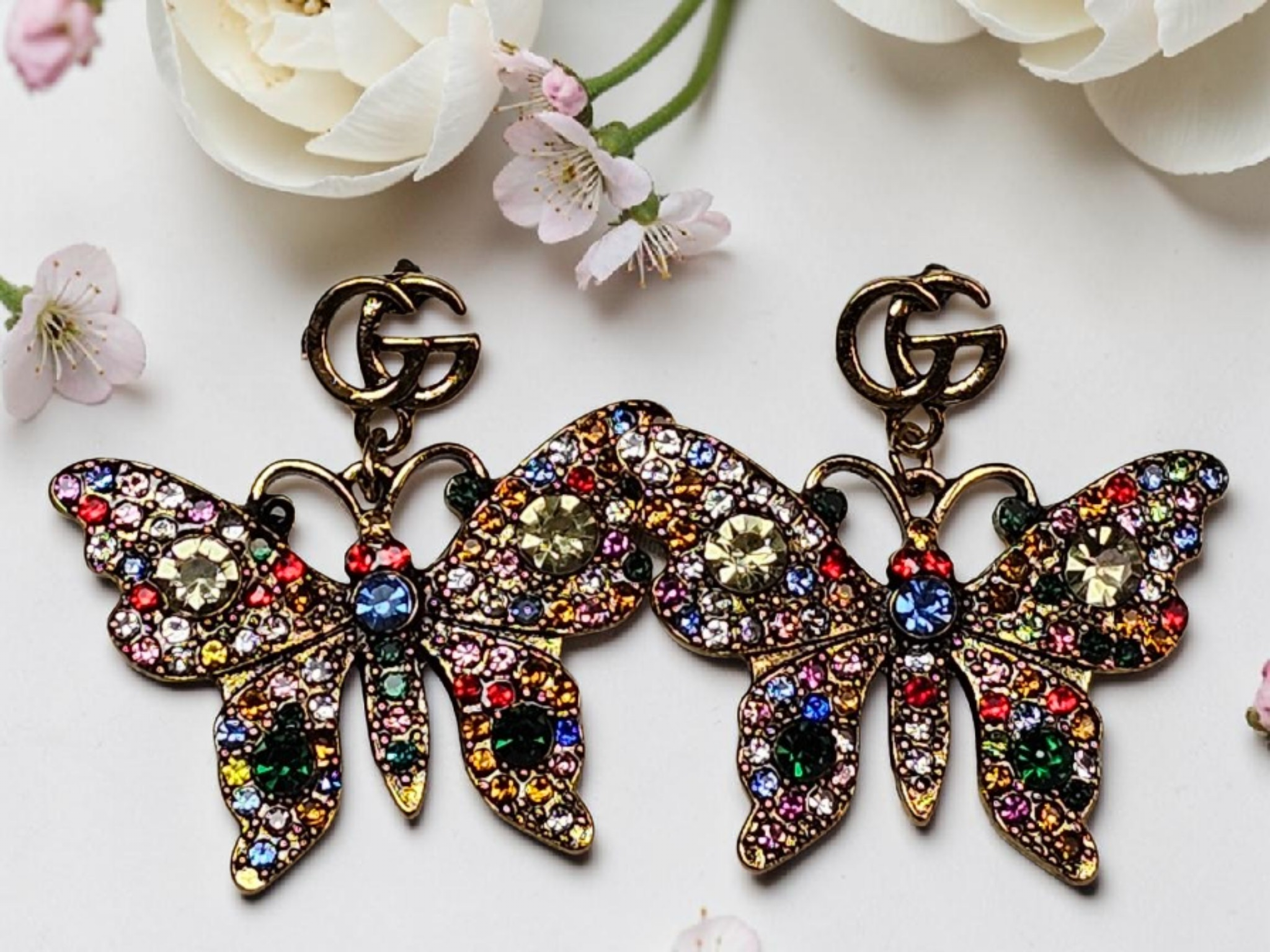 Beautiful Butterfly Dangle  Pierced Earrings Summer