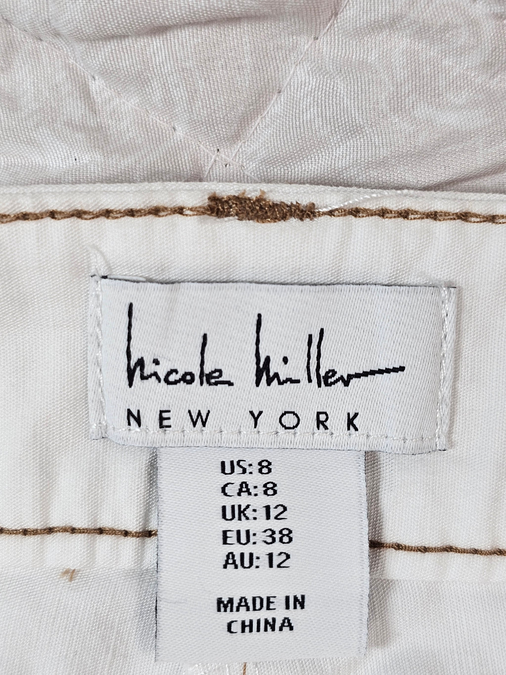 Nicole Miller White Shorts Size 8 women's