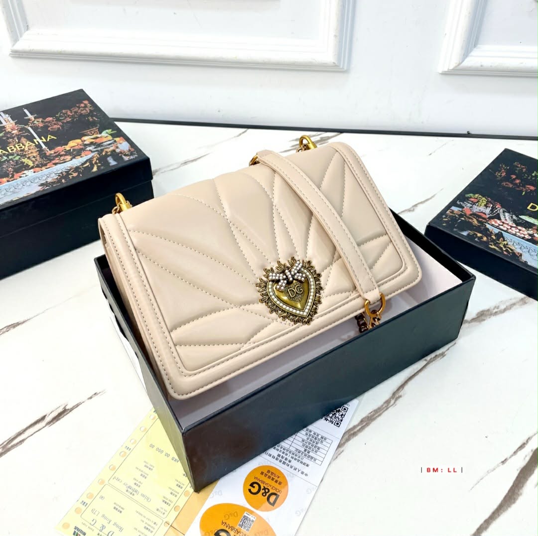 Dole Beige Heart Hardware Bag