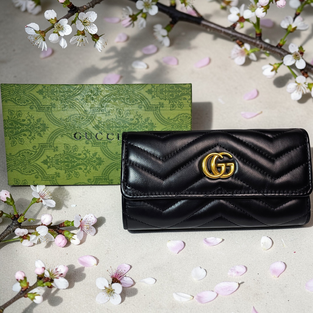 Boutique GG Leather Long Wallet w/ Gold hardware and gift box