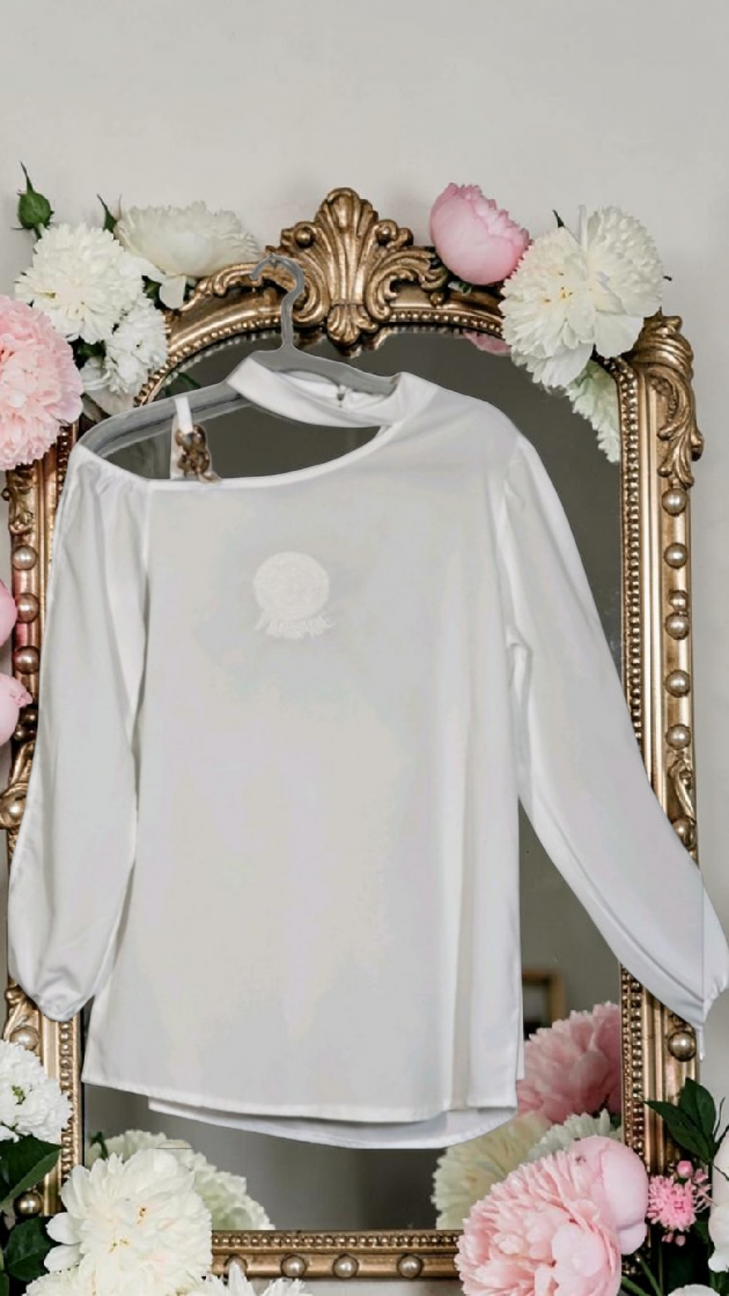 Medusa logo White Silk Blend Asymmetric Embroidered Blouse Size US Large