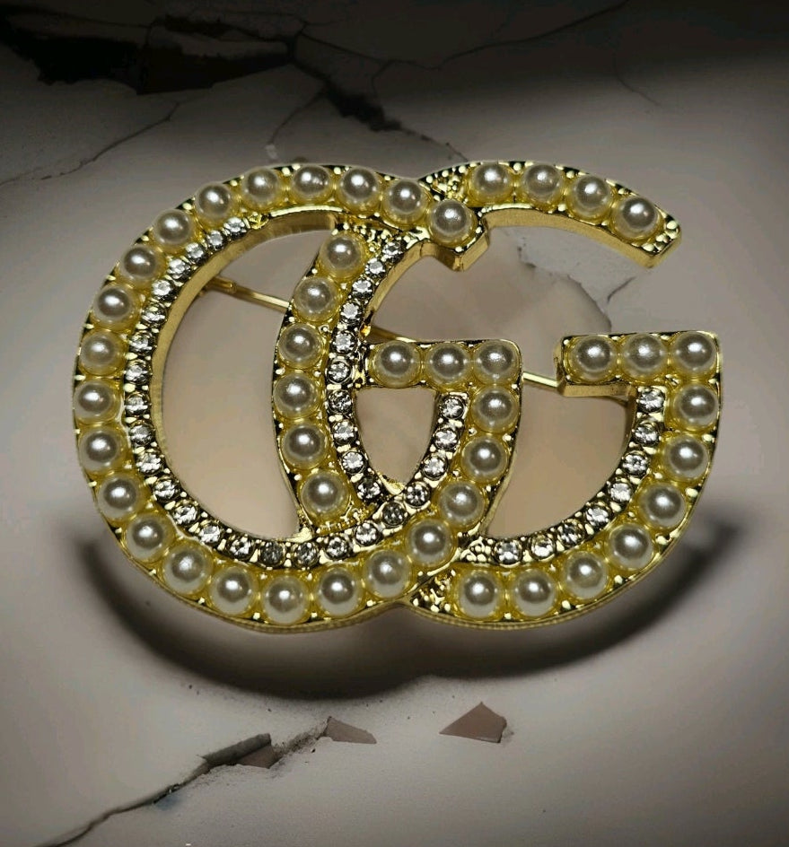 Gucci Logo charm Pearlescent Gold Pin Brooch