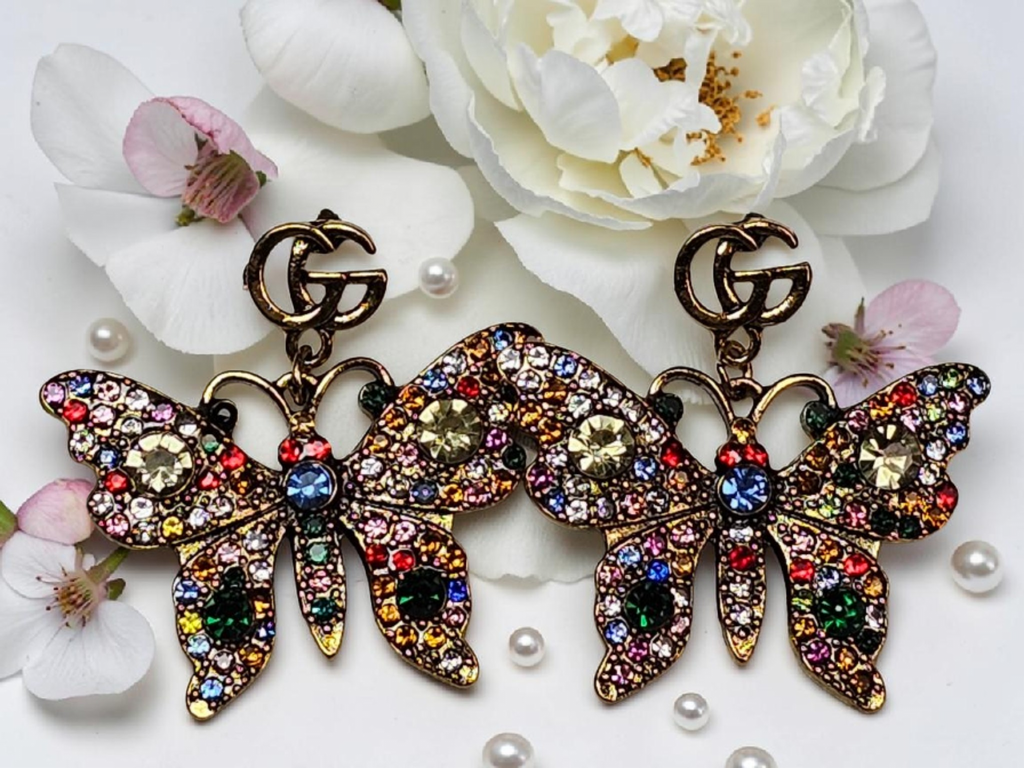 Beautiful Butterfly Dangle  Pierced Earrings Summer