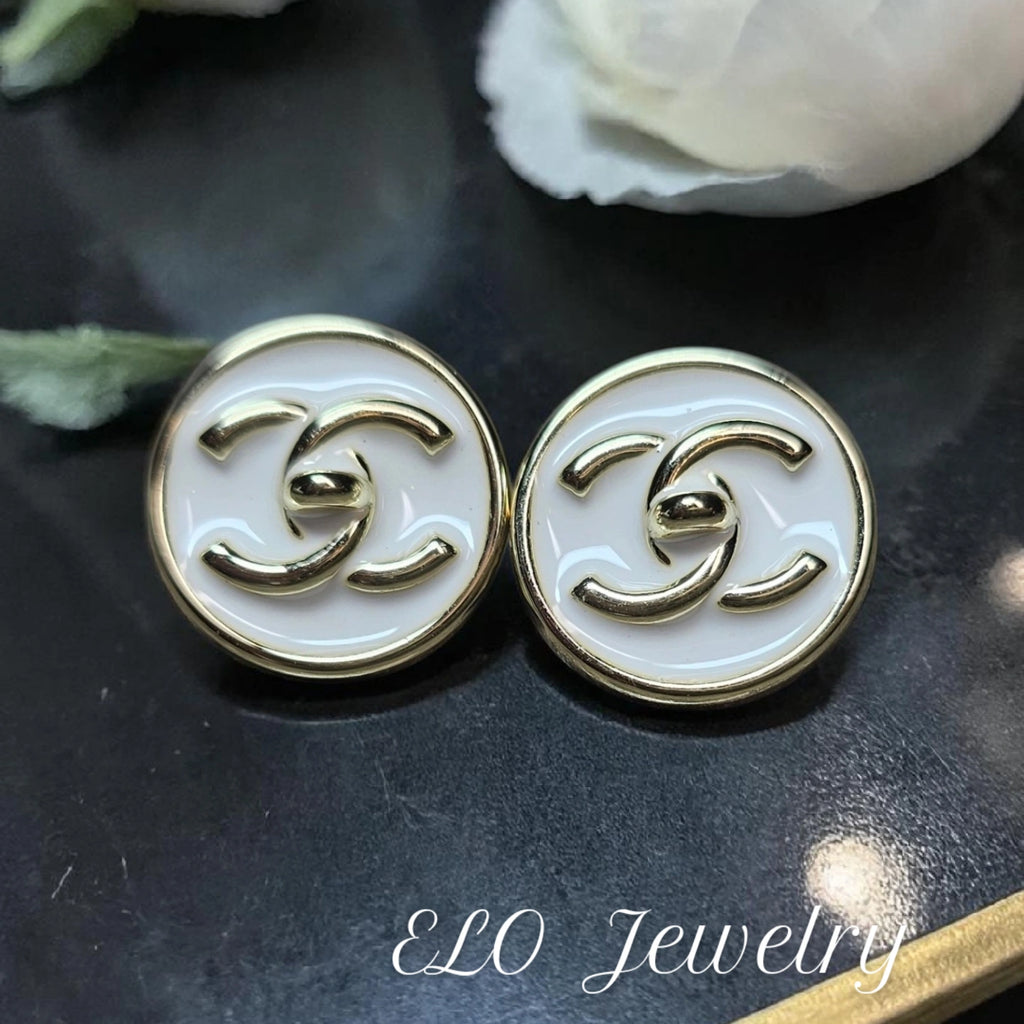 Charm earrings White and Gold