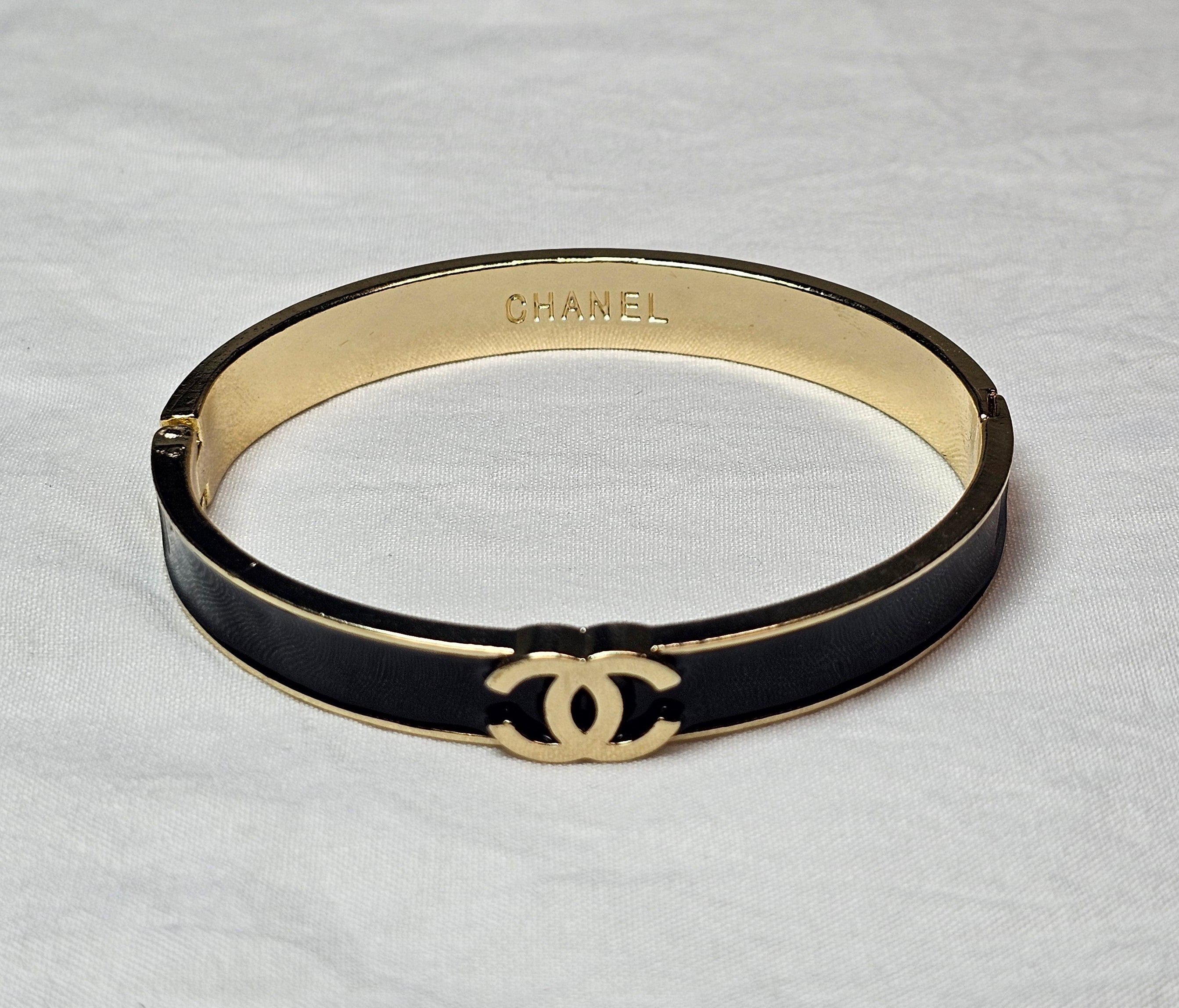 C logo Bangle bracelet Black and Gold