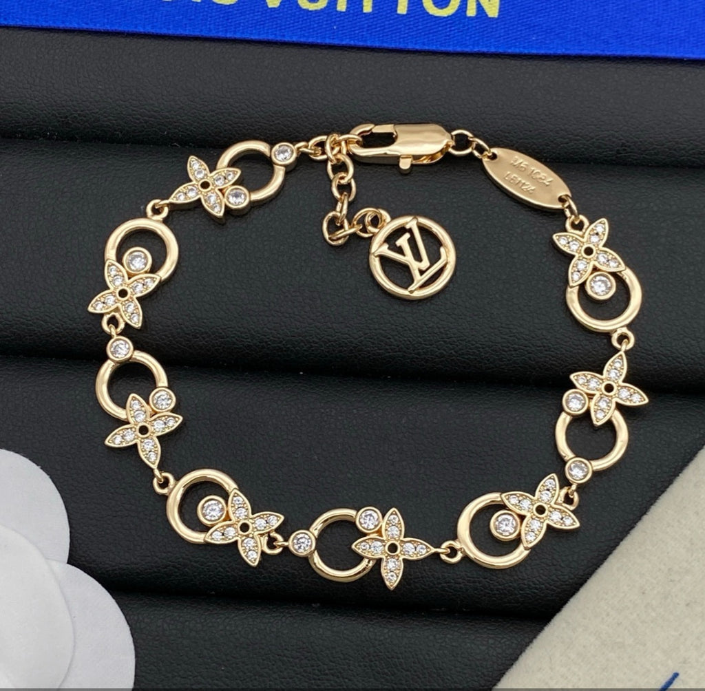 L Logo Flower Charm Chain Bracelet