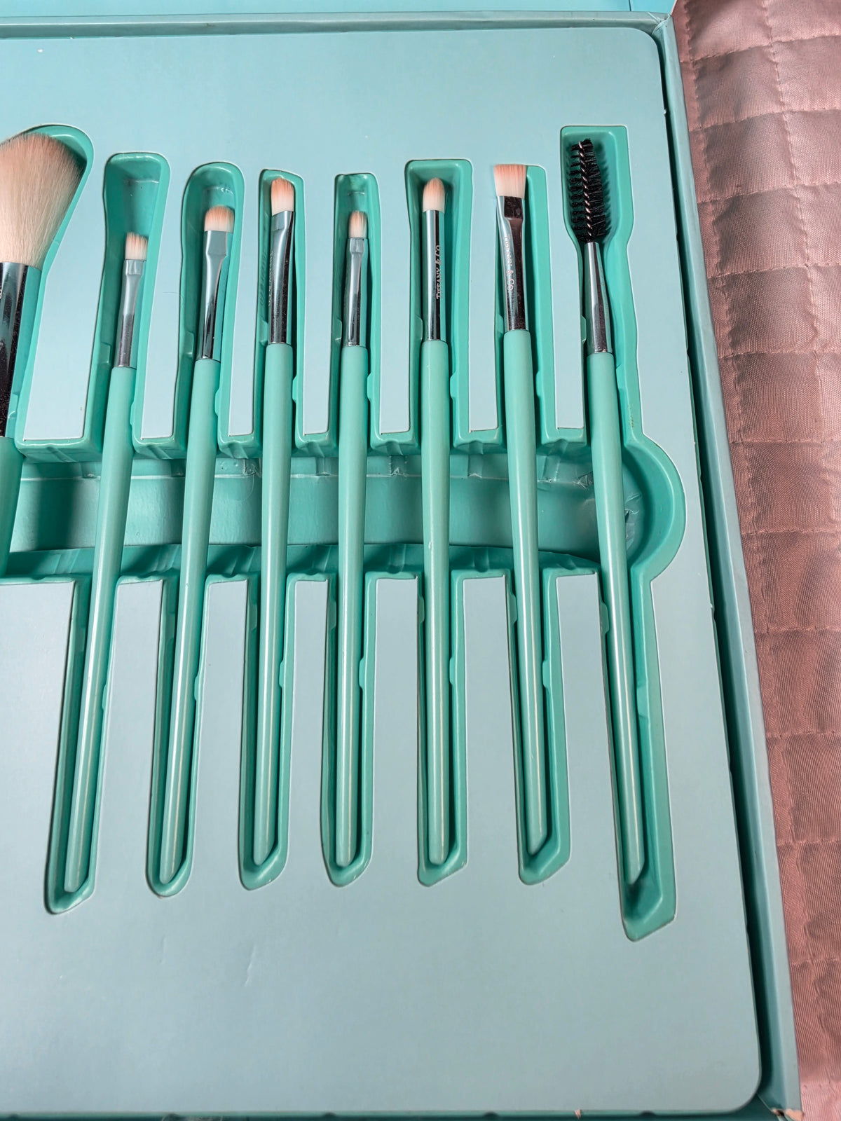 T&C Makeup Brush Gift Set New With Box