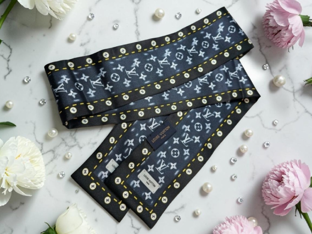 Louis Logo bag scarf / Hair Accessory Tagged 100% Silk Spring