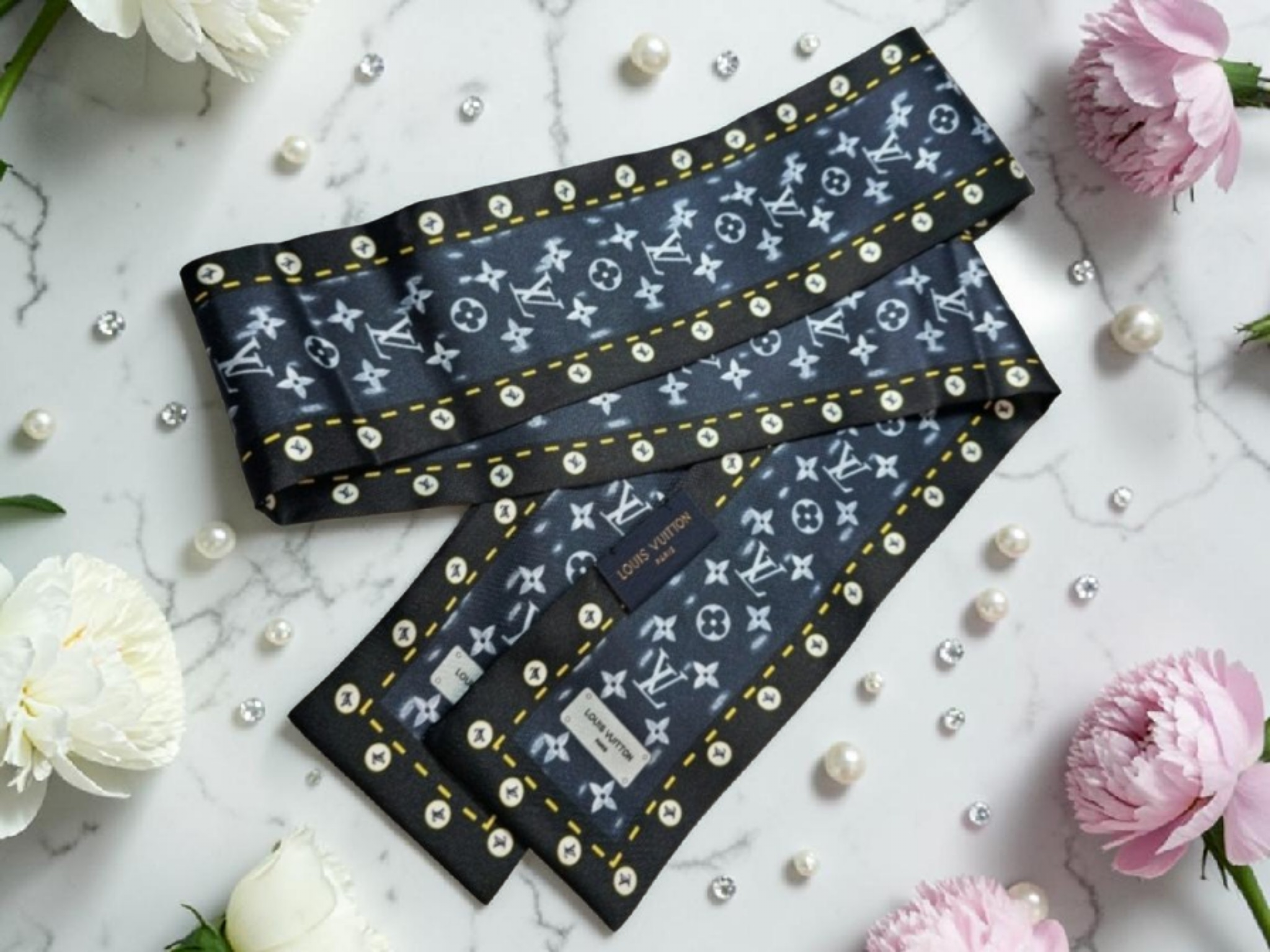 Louis Logo bag scarf / Hair Accessory Tagged 100% Silk Spring