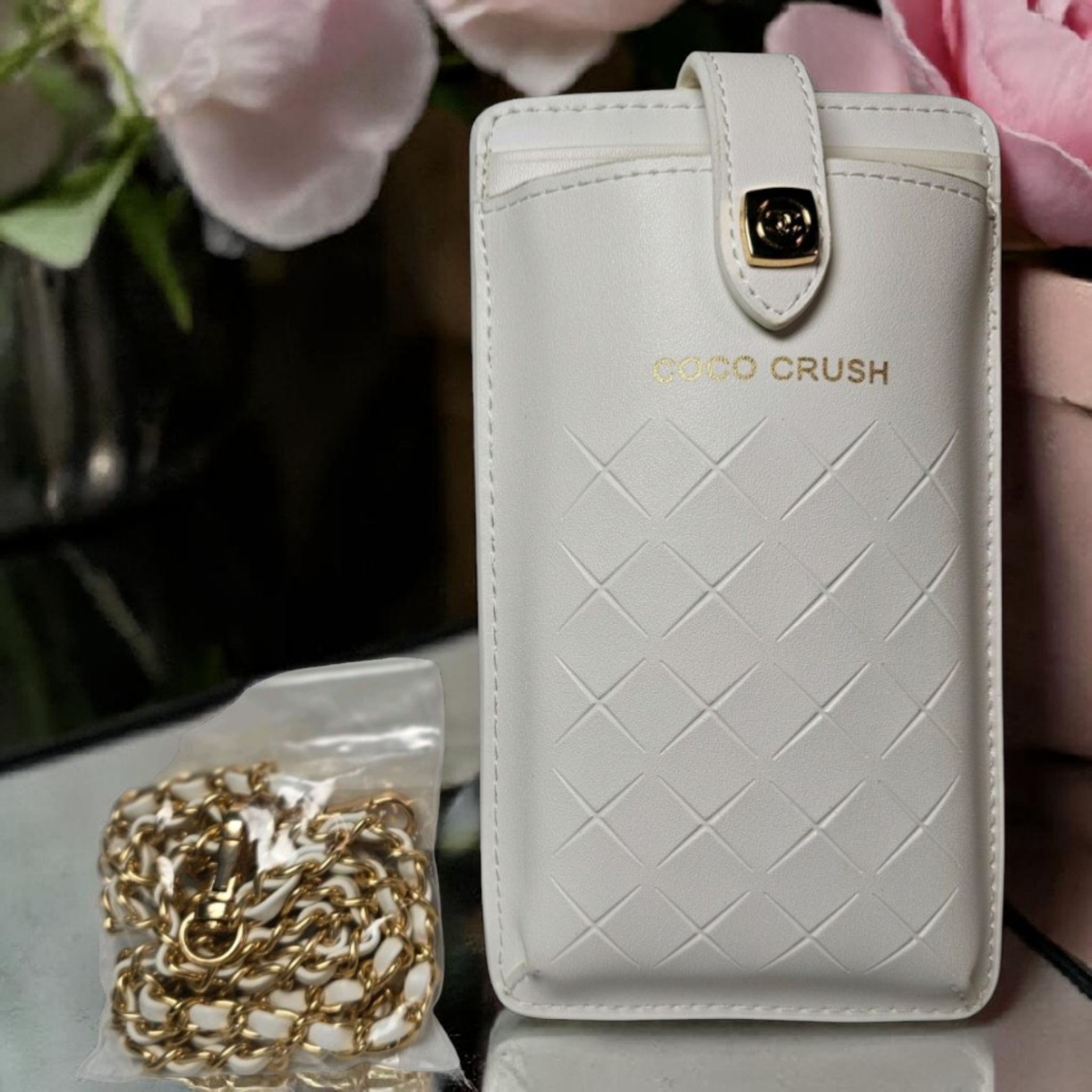 CHANEL COCO CRUSH White Quilted Leather Crossbody Phone case w/ Matching chain strap