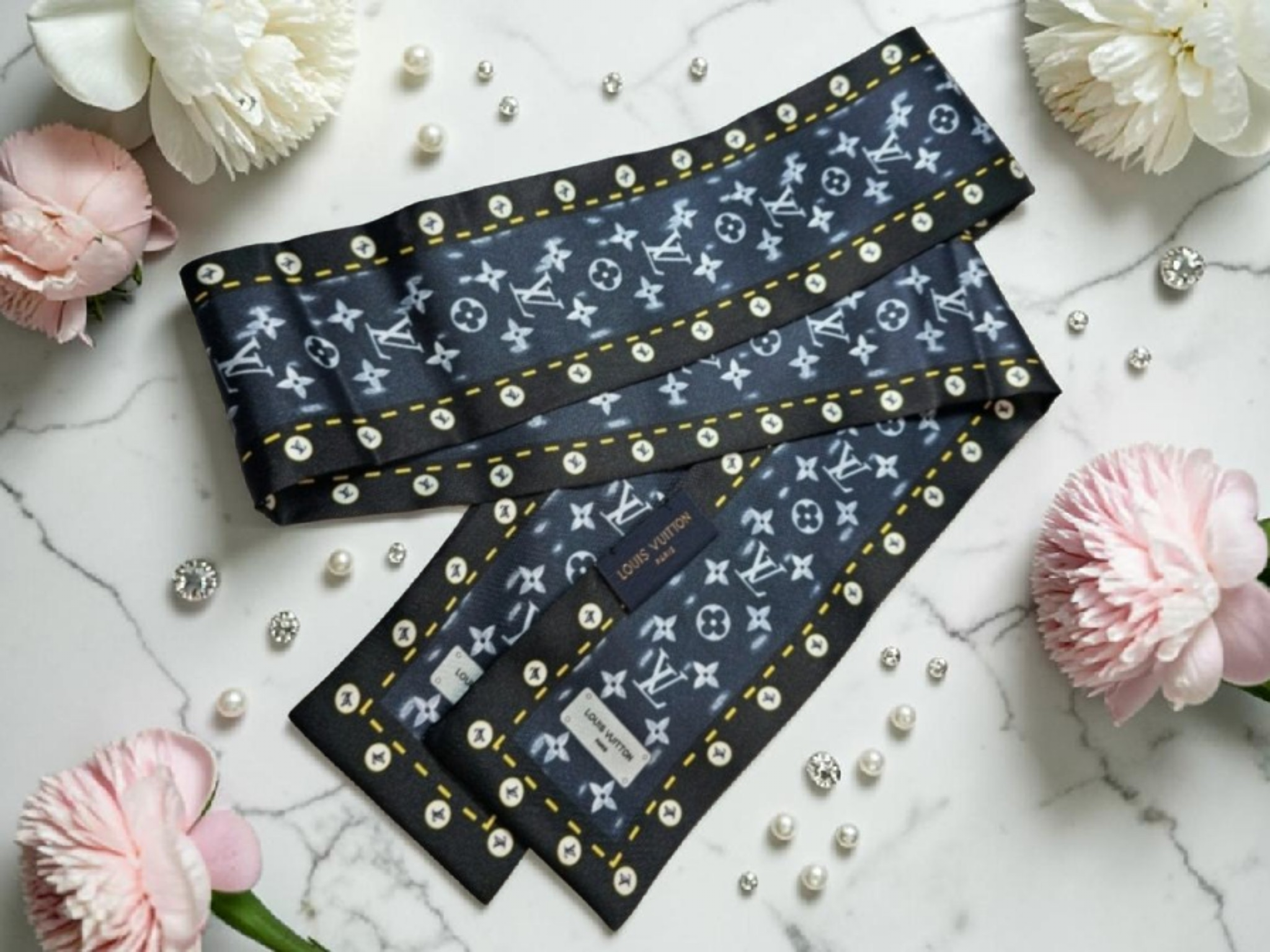 Louis Logo bag scarf / Hair Accessory Tagged 100% Silk Spring