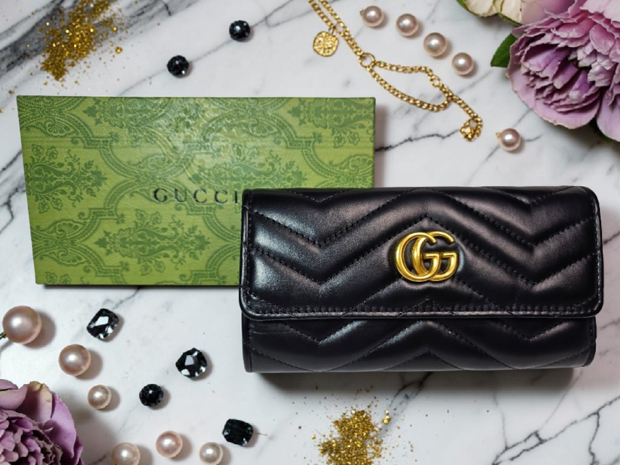 GG Logo Long Wallet w/ Gold hardware and gift box