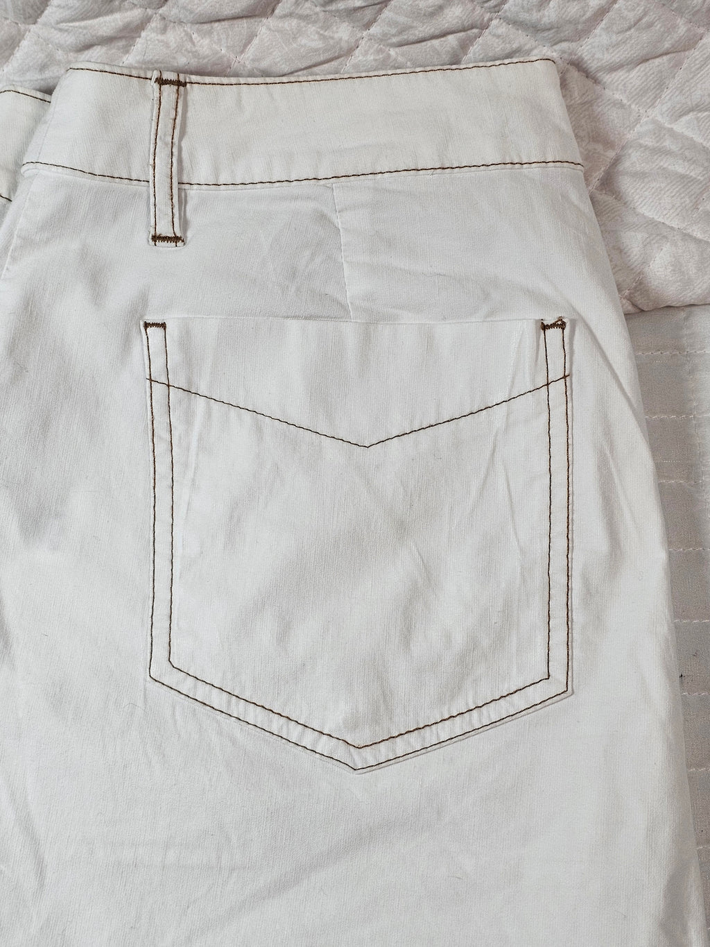 Nicole Miller White Shorts Size 8 women's