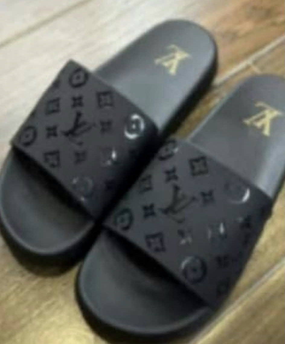 L Logo All Black Slides
