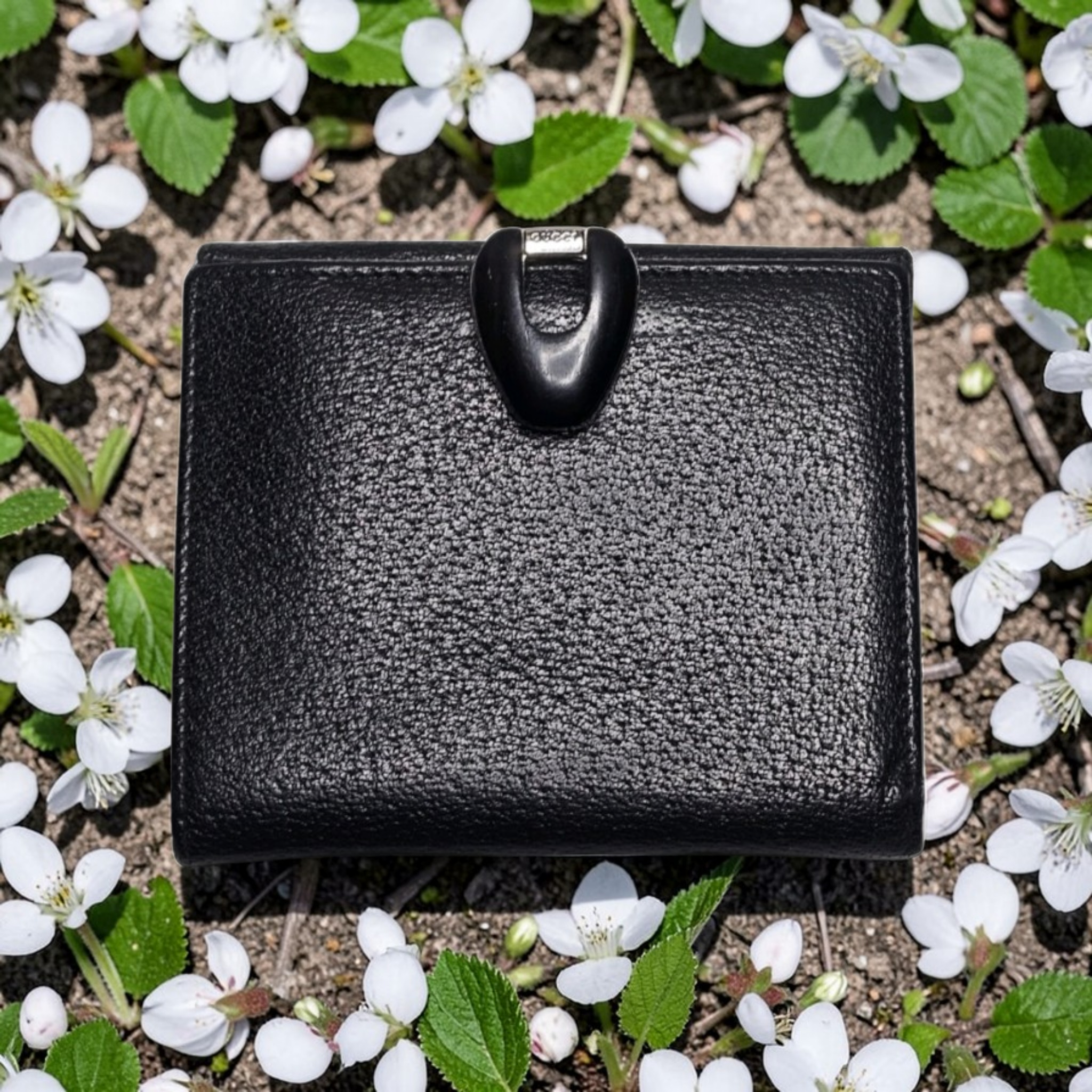 Boutique GG Black Leather Trifold Short Wallet w/Ebony and silver Hardware