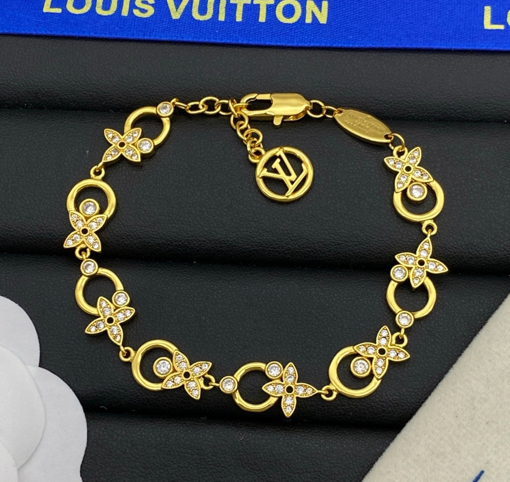 L Logo Flower Charm Chain Bracelet