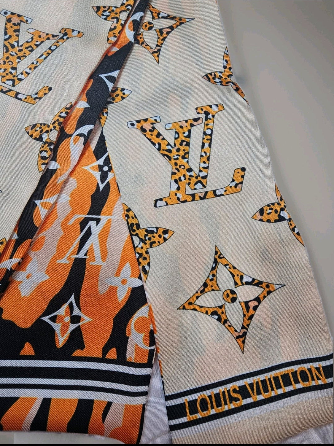 Louis Vuitton Labeled bag scarf / Hair Accessory Tagged 100% Silk