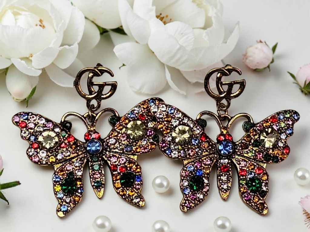 Beautiful Butterfly Dangle  Pierced Earrings Summer