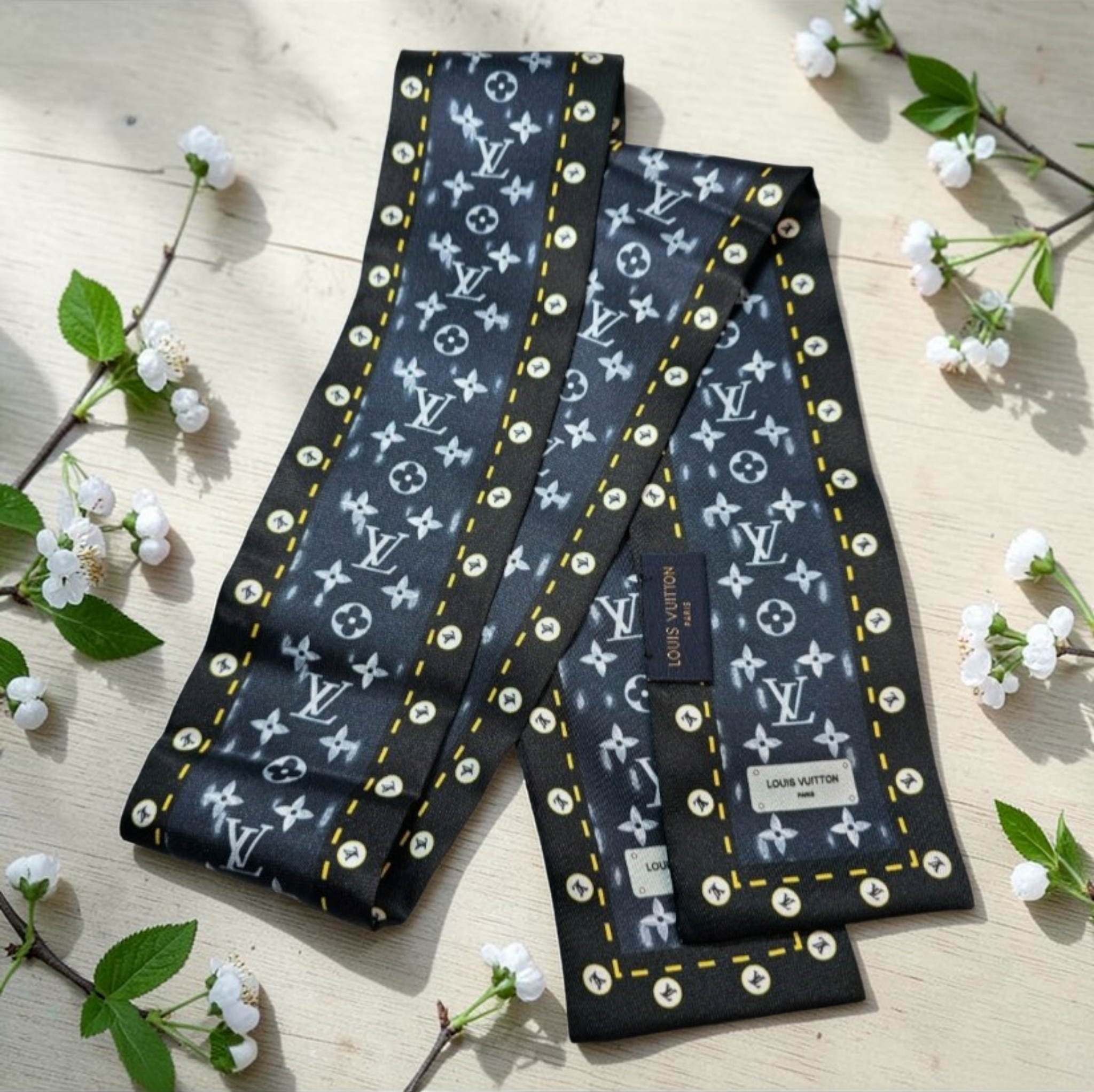 Louis Vuitton Logo bag scarf / Hair Accessory Tagged 100% Silk