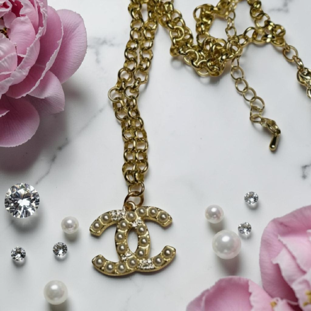 Gold logo charm pendant chain necklace