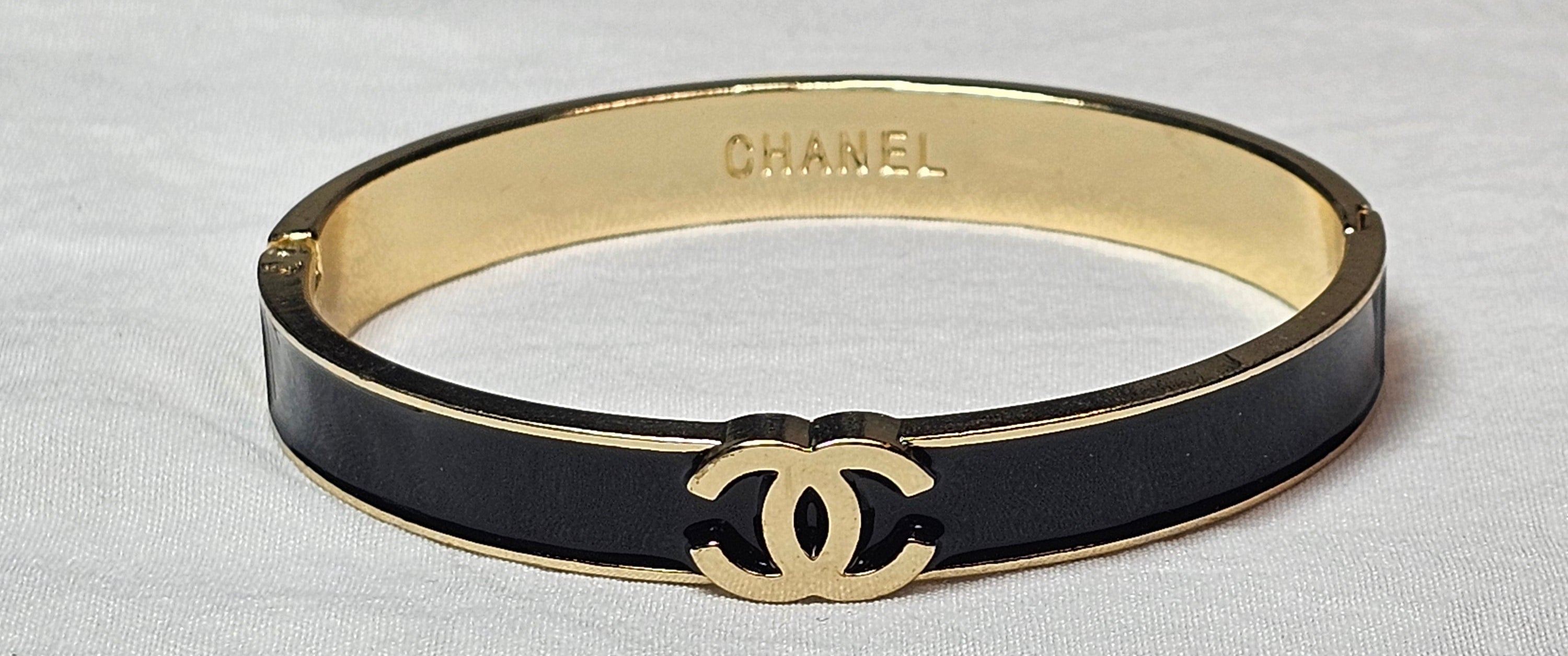 C logo Bangle bracelet Black and Gold