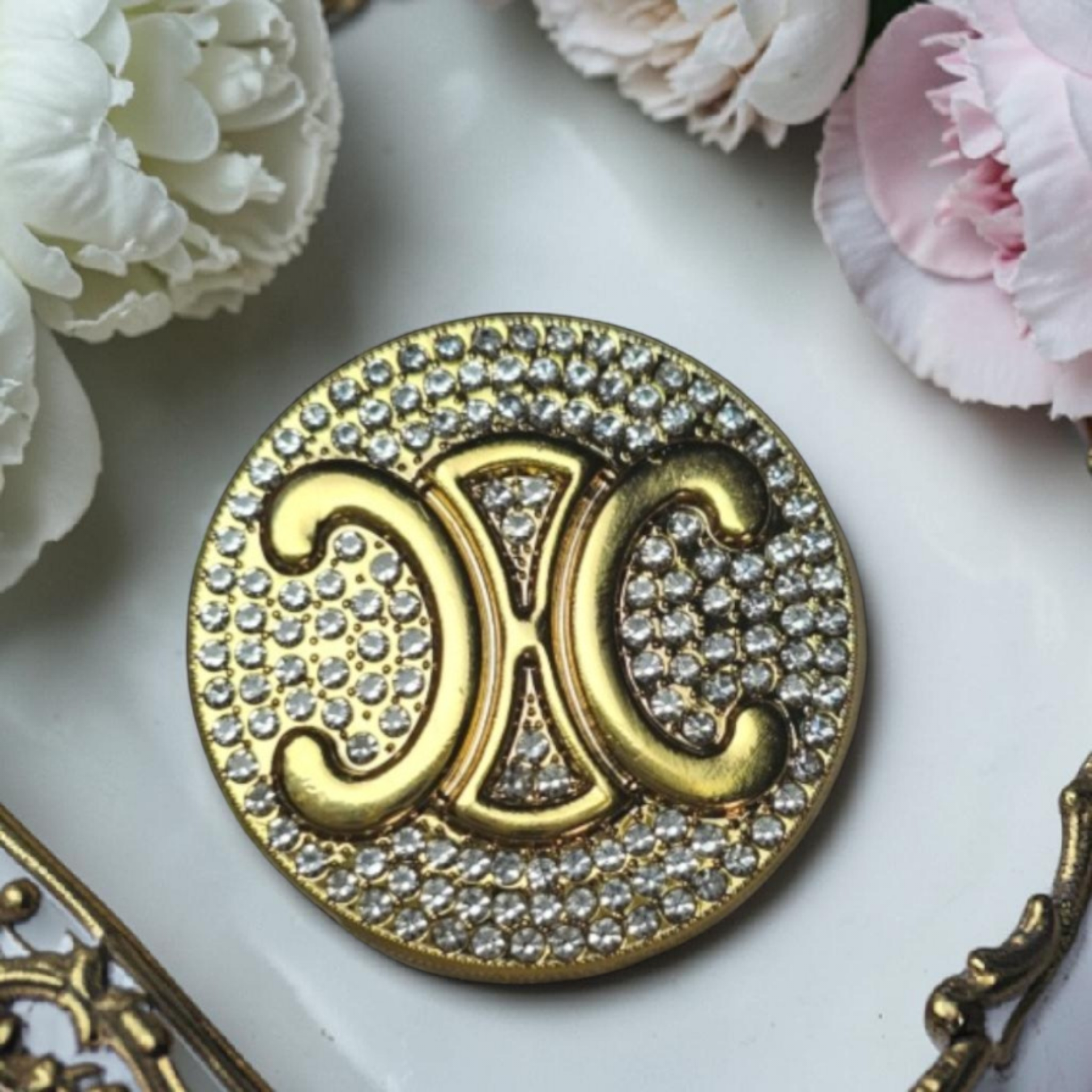Cè Paris Brooch Gold and pavé set clear gemstones