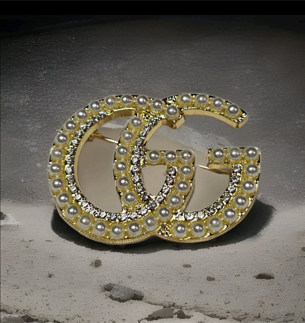 Gucci Logo charm Pearlescent Gold Pin Brooch