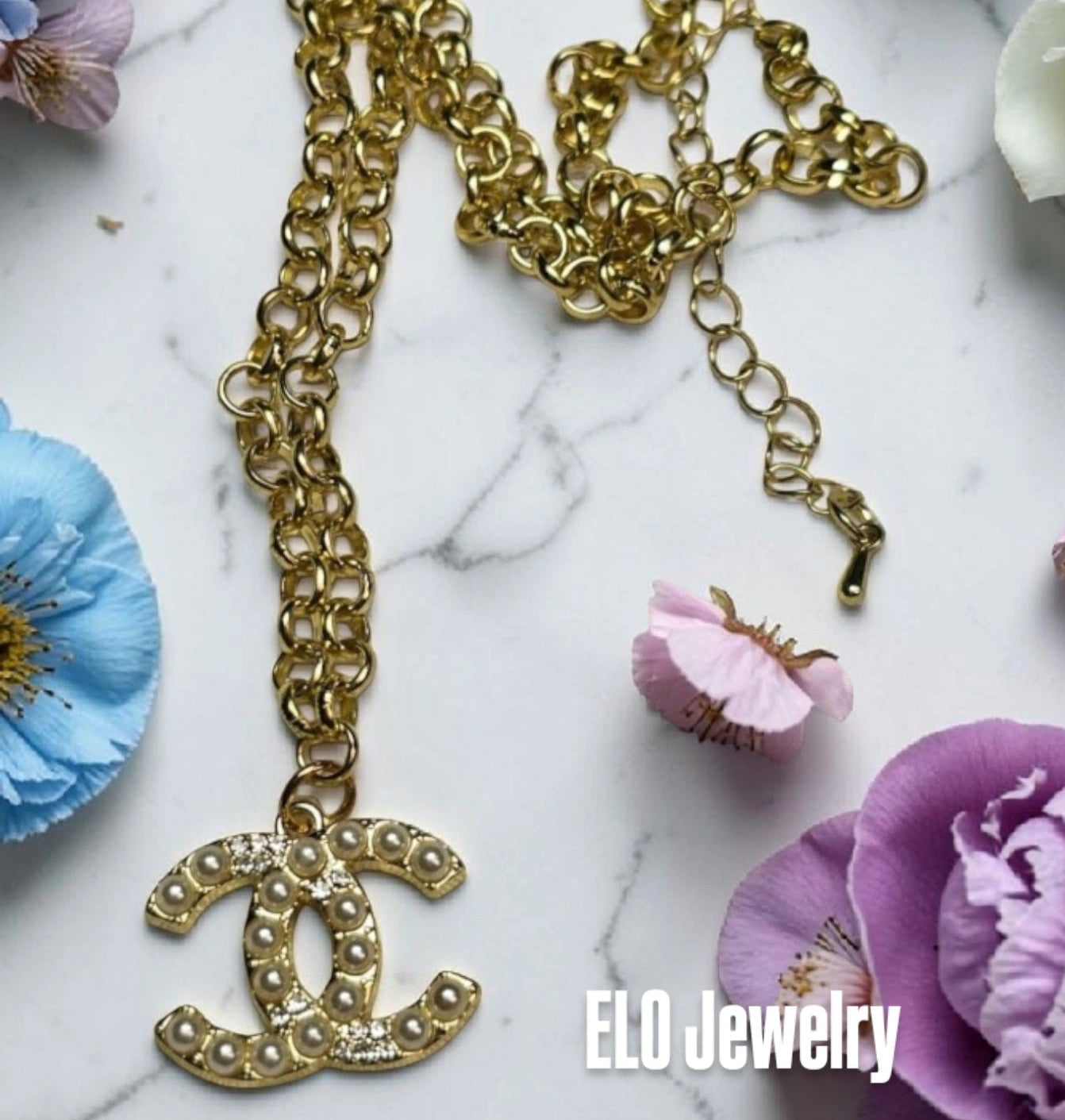 Gold logo charm pendant chain necklace
