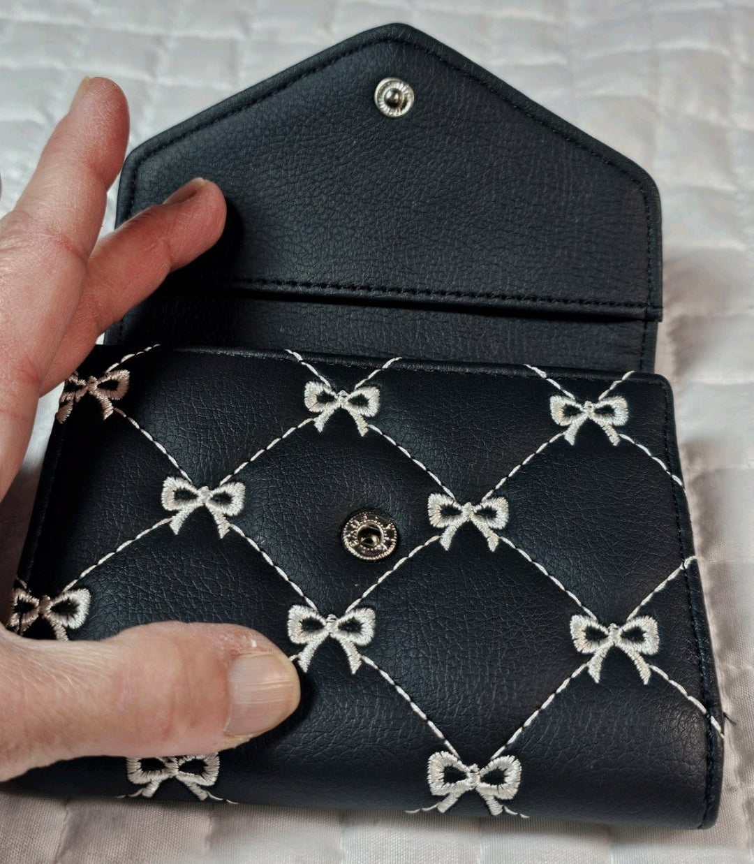 Betsey Johnson Short Wallet Black Bow New