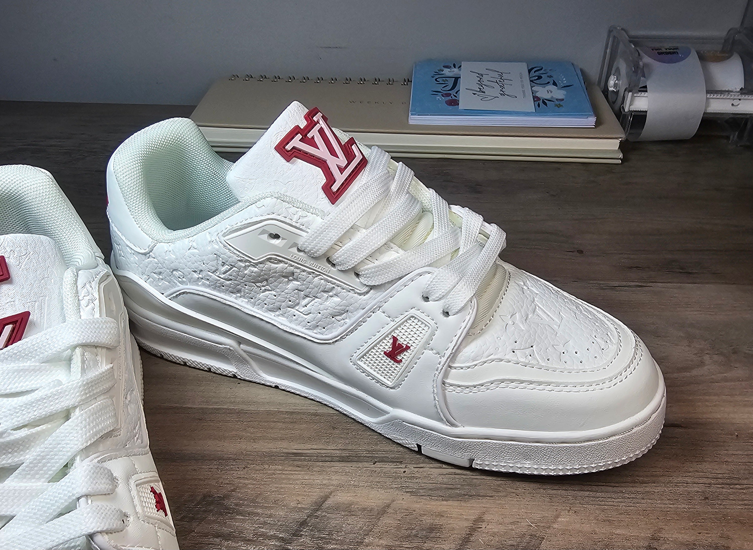 Floral logo sneakers white and pink