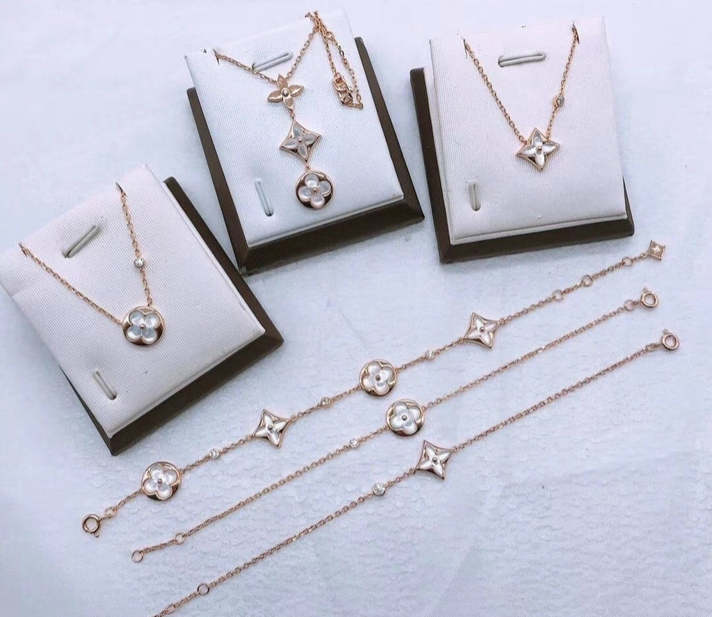 L Logo 2 piece set Necklace Bracelet