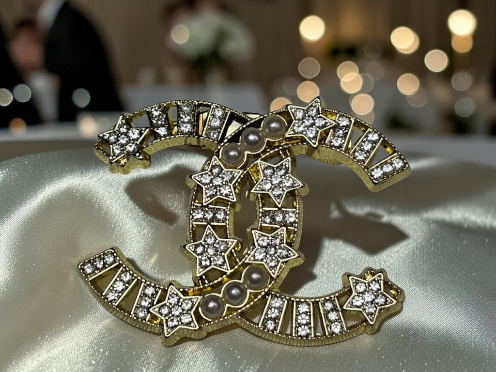 Gold Chanel charm Shooting Stars Pin Brooch