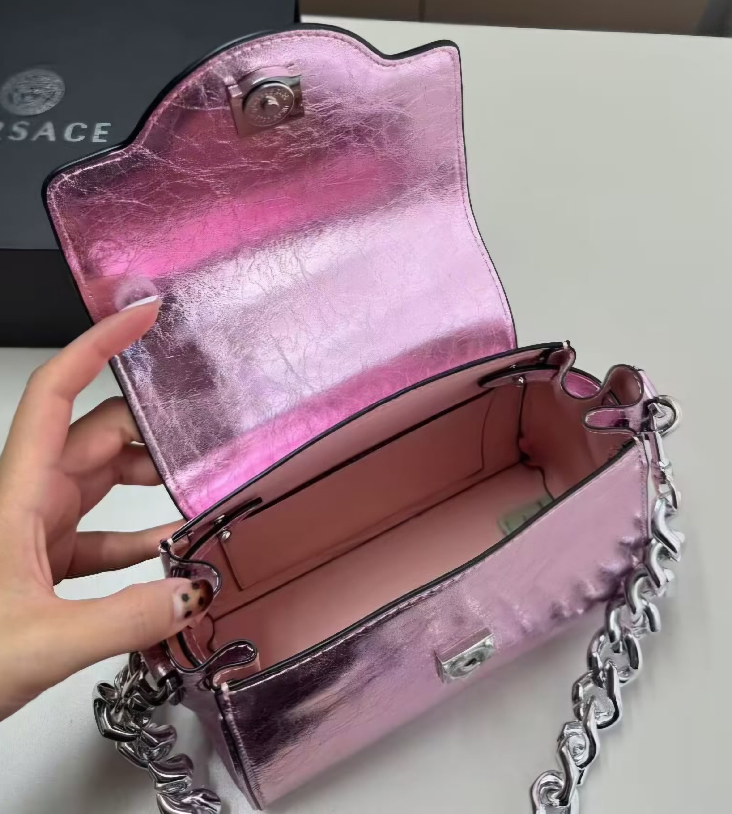 Verse Pink Elegant Medusa Logo Evening Bag